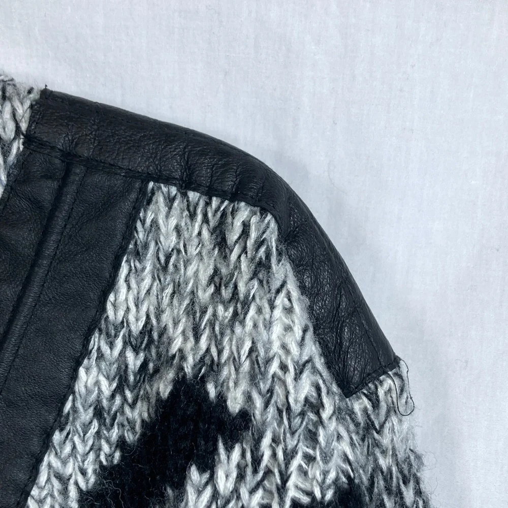 $25!!!! End of season sale ends April 3rd Add to bundle for sale price - Picture 7 of 12